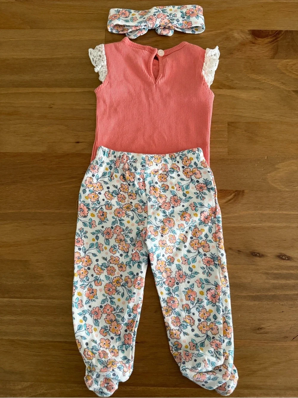 Daisy Fuentes Coral Top and Floral Footed Pants Set with Headband Size 6-9M